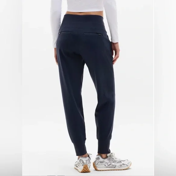 🌺-Athleta Venice High Rise Jogger, Medium Black - Picture 2 of 14